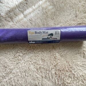 NWT purple yoga mat🧘🏻‍♀️